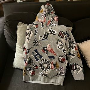 Tommy Hilfiger boys sweatshirt like new barely worn